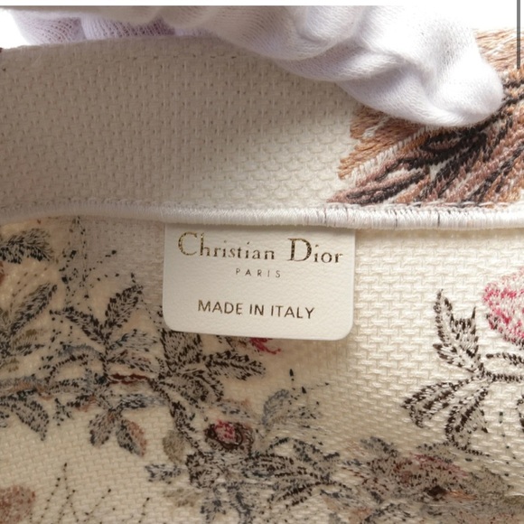 Dior NWOT large J’ardin D’Hiver book tote in latte color - Picture 4 of 4